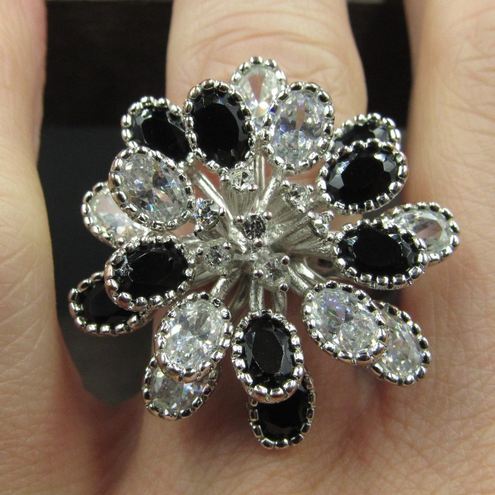 Size 8 Silver Tone Large Crystal Floral Style Ring